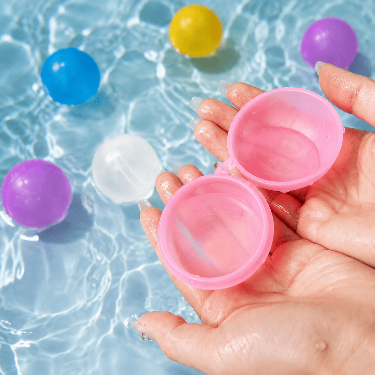 Reusable Magnetic-Free Silicone Water Ball